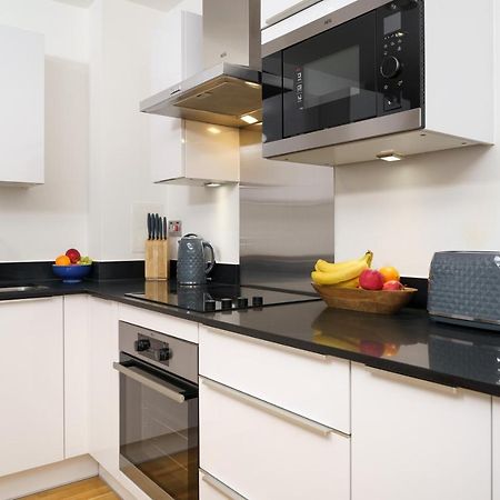 1 Bed Flat Near Canary Wharf, O2 Appartamento Londra Esterno foto